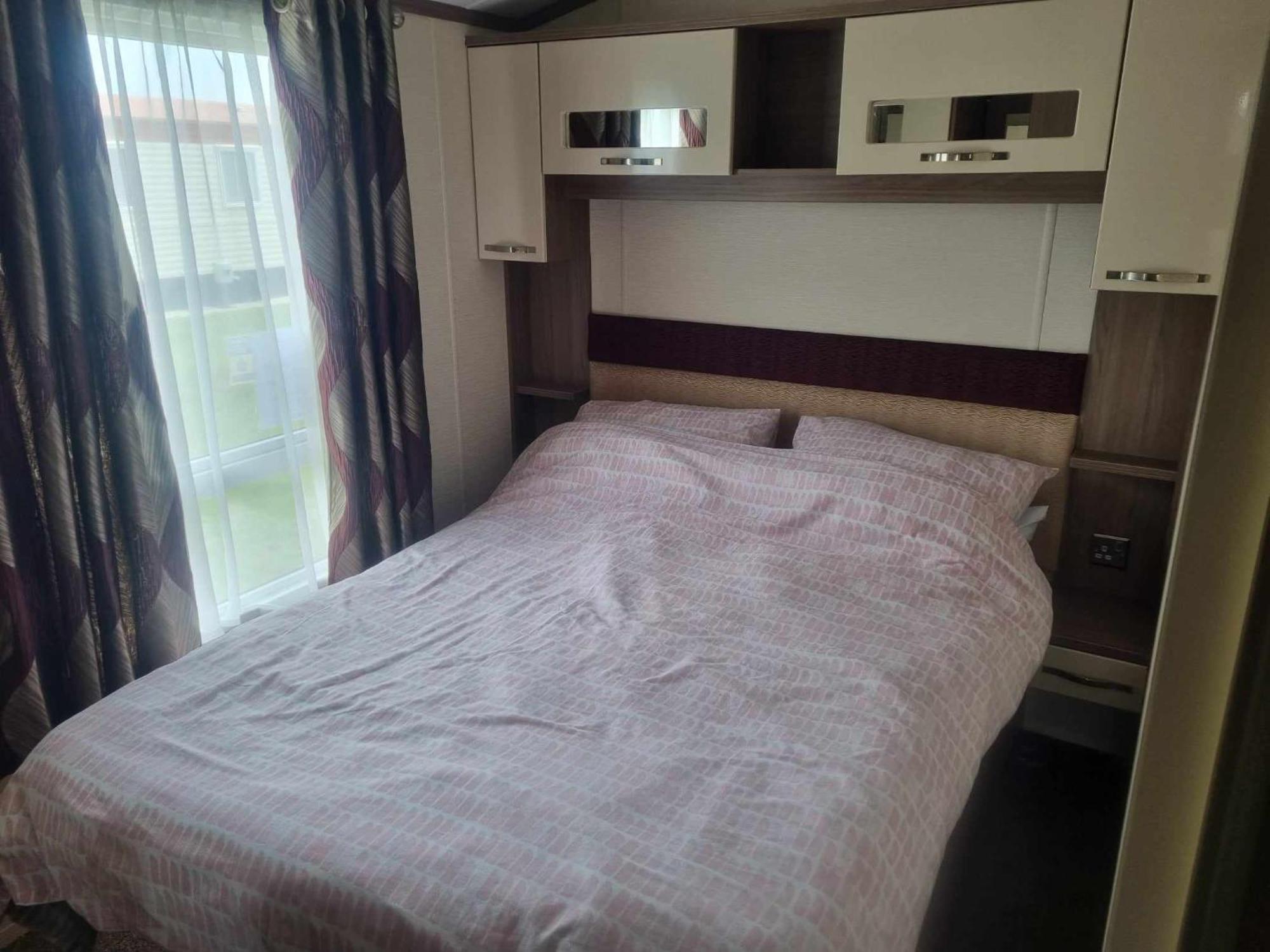 8 Berth Deluxe Pg36 Hotel Чапъл Сейнт Лионардс Екстериор снимка